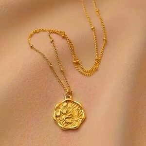 Elegant 18K Gold-Plated Pendant Necklace
